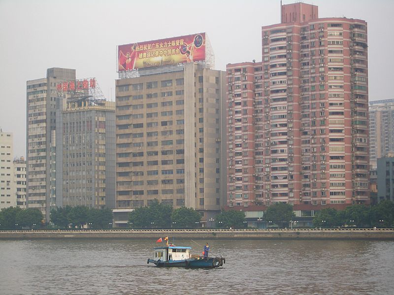 File:Shamian-Pearl-River-Trash-picking-boat-0561.jpg