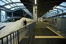 File:Shin-Yatsushiro_Station_Train-Switching.jpg