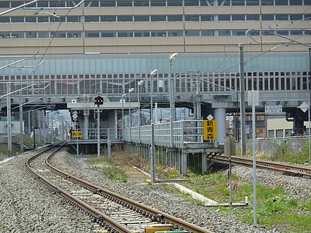 The Ōu Main Line platforms in May 2011
