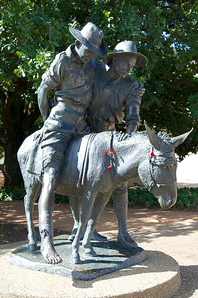 https://upload.wikimedia.org/wikipedia/commons/thumb/8/8d/Simpson_and_Donkey_at_AWM_001.jpg/400px-Simpson_and_Donkey_at_AWM_001.jpg