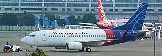 Sriwijaya Air Boeing 737-524(WL); @CGK2017 (cropped).jpg
