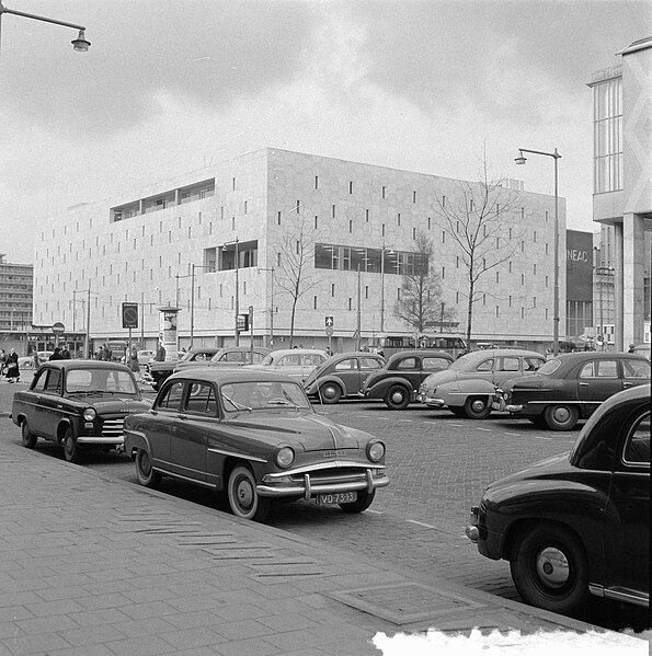 File:Stadsgezichten Rotterdam. Bijenkorf, Bestanddeelnr 908-5612.jpg