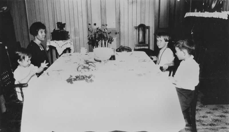 File:StateLibQld 2 181591 Little girl's birthday tea, Shorncliffe, 1930.jpg