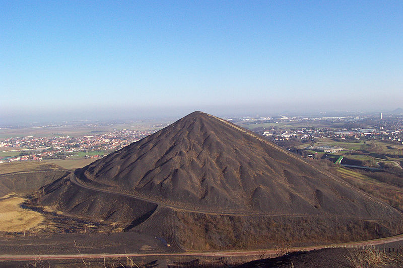 File:Terril Loos-en-Gohelle 2006-01-14.jpg