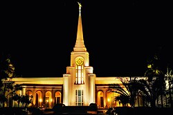 Fort Lauderdale Florida Temple at night The Church of Jesus Christ of Latter-Day Saints (50865502452).jpg