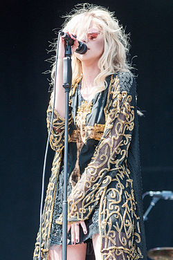 Taylor Momsen esiintymässä Rock im Parkissa 2014.