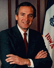 Tom Harkin portrait.jpg