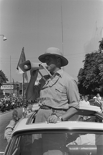 File:Tour de France 1962 , 49ste keer Jacques Goddet in wagen, Bestanddeelnr 914-0521.jpg