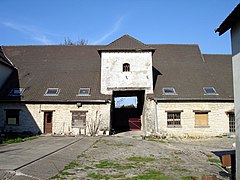 Exemple de commune dont une partie a conservé un aspect assez rural : la ferme du Vieux-Pays à Tremblay-en-France.