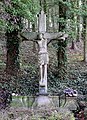 Ein Wegekreuz mit Christus-Statue in der Nähe von Trier