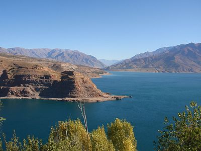 Водохранилище в узбекистане. Чарвакское водохранилище Узбекистан. Ташкент Чарвакское водохранилище. Озеро Чарвак в Узбекистане. Ташкент водохранилище Чарвак.