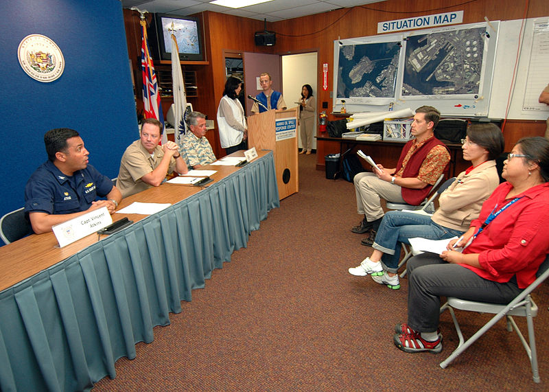 File:US Navy 070307-N-0879R-002 Navy, Coast Guard and State of Hawaii personnel participate in a joint Worst Case Discharge Exercise named Kahu I Ke Kai 2007 at the Clean Island Council's Hawaii Oil Spill Response Center.jpg
