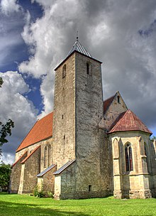 Valjala Church Valjala kirik, 2007.jpg