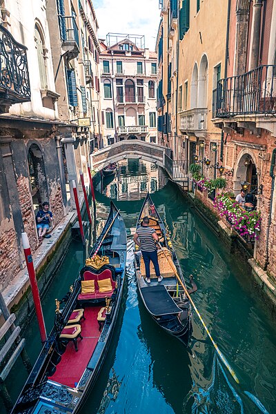 File:Venice Canals (51351122543).jpg