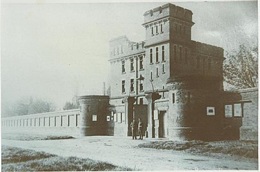 Victoria Barracks in the 1940s Victoria Barracks c.1940 (archive ref DDX1544-1-3) (30027027781).jpg