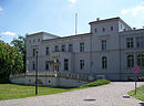 Villa Ingenheim mit Nebengebäuden und Parkanlage sowie Bootshaus (Kastanienallee 22c)