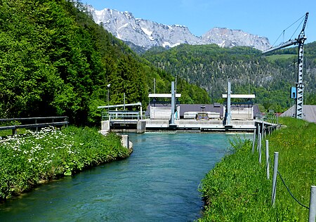 Wasserkraftwerk Gartenau Einlauf vom Kanal