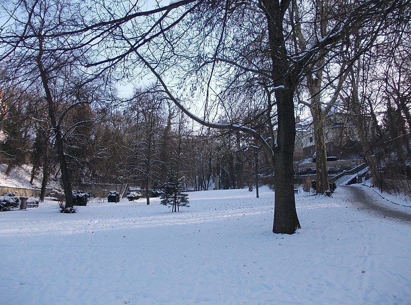 File:WeißenfelsStadtpark.JPG