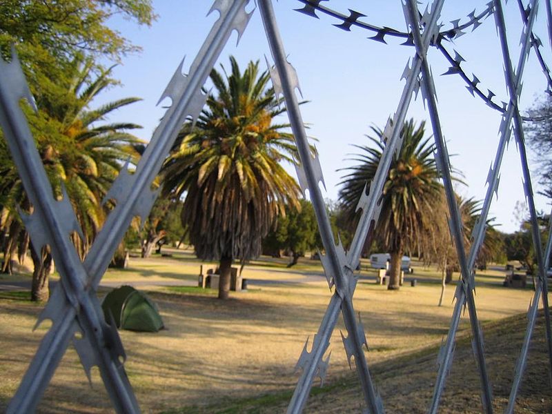 File:Well protected camp site in Upington.jpeg