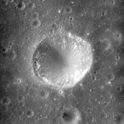 Засядько кратері AS16-P-5078.jpg