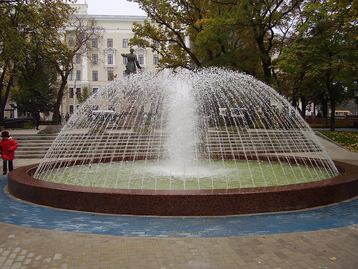 Петровский сквер Воронеж солнечные часы