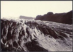 Þórsmörk. Glacier descending from Eyjafjallajökull. (4558877434).jpg