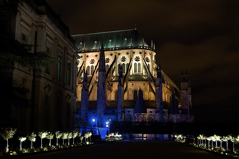 File:- Cathédrale Saint-Étienne de Bourges -.jpg