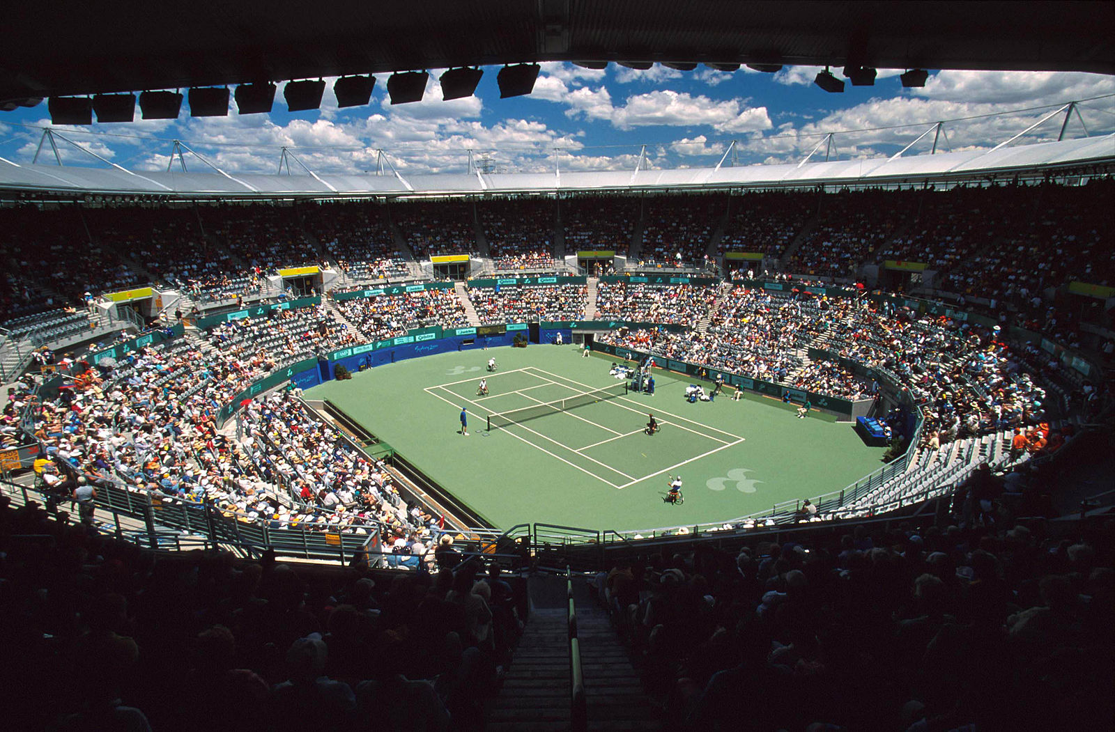 Теннисный стадион. Теннис Олимпик Арена Рио. Самые большие теннисные стадионы. Большой теннис стадион.