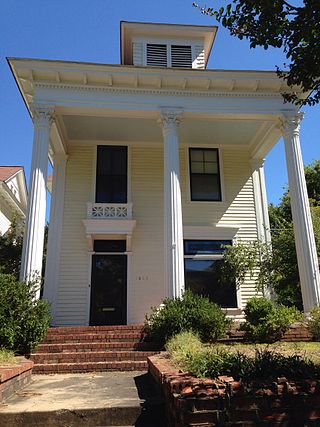 <span class="mw-page-title-main">Halliburton Townhouses</span> Historic houses in Arkansas, United States