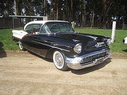 Una Oldsmobile 98 cabriolet del 1957