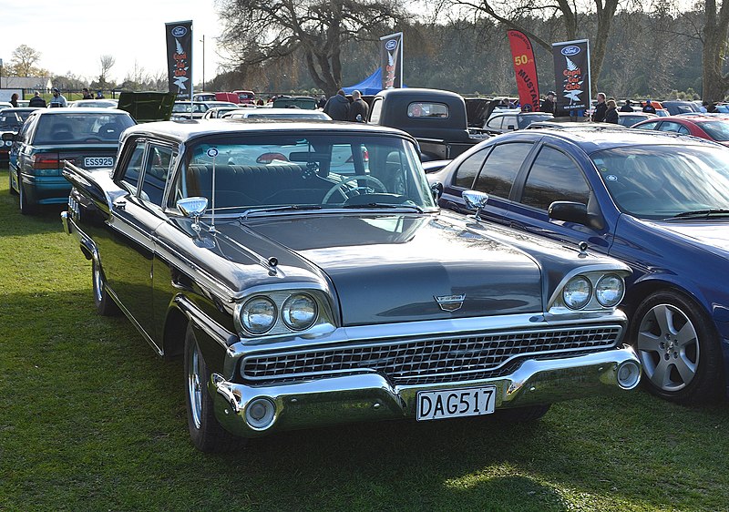 File:1959 Ford Fairlane (15338472612).jpg