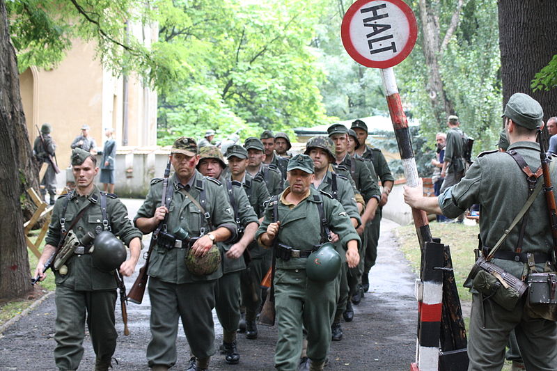 File:20080809 mokotow 44 reenactment IMG 2242.jpg