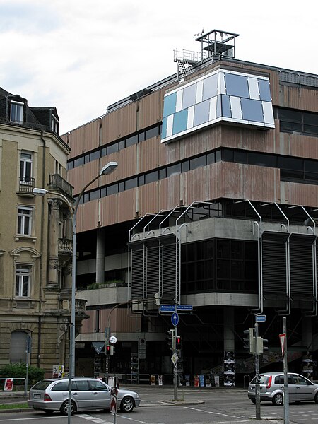 File:2009-05 ehemaliger Bau der Freiburger Universitätsbibliothek von 1978 3.jpg