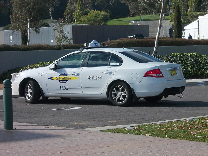 File:2009 Ford Falcon (FG) XT sedan, CanberraElite taxis (2014-06-01).jpg