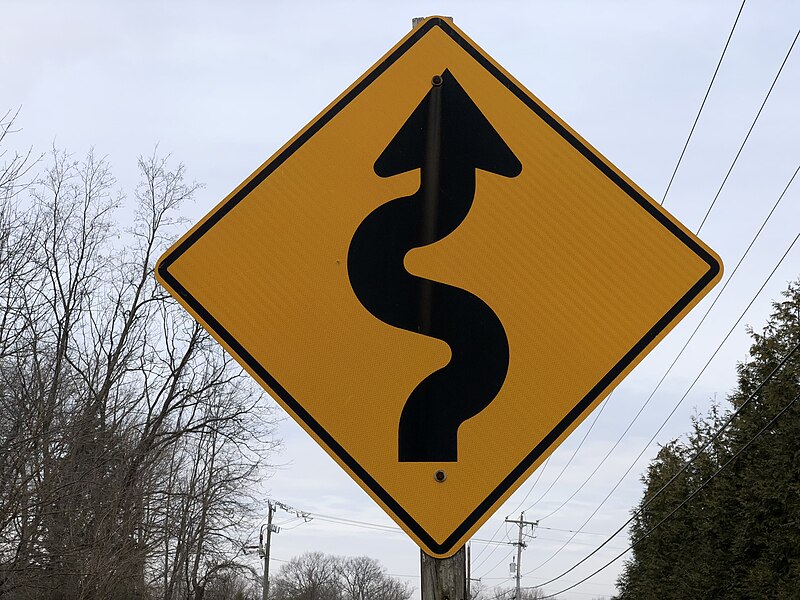 File:2020-02-01 11 29 47 Winding road sign along Thompson Road at Belle Cote Lane in Oak Hill, Fairfax County, Virginia.jpg