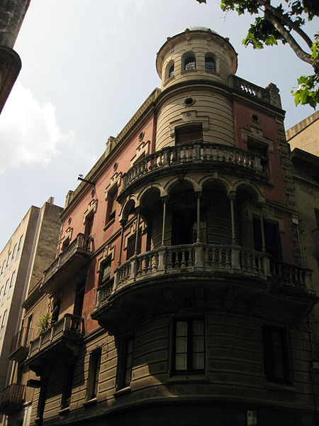 File:315 Casa Puig Soler, c. Sant Pau 2, cantonada amb la Rambla.jpg