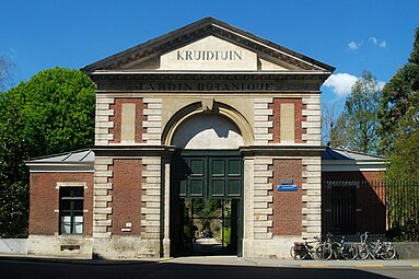 Le portail du jardin botanique de Louvain.