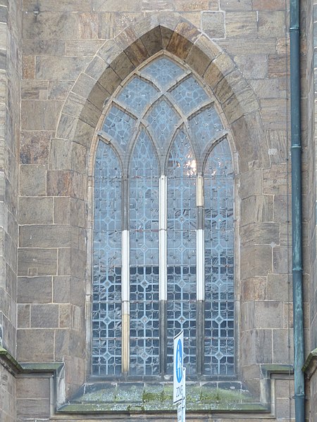 File:80204 HB Dom N Y-Fenster O1.JPG