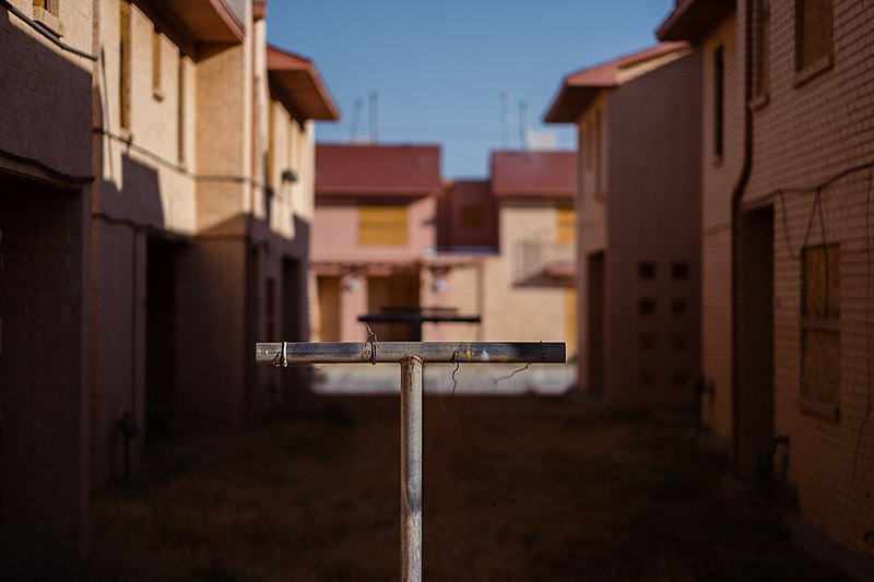 File:Abandoned housing project in El Paso, Texas DSF6543.jpg