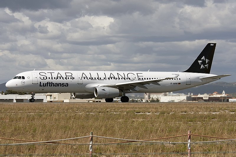 File:Airbus A321-131, Lufthansa JP7614282.jpg