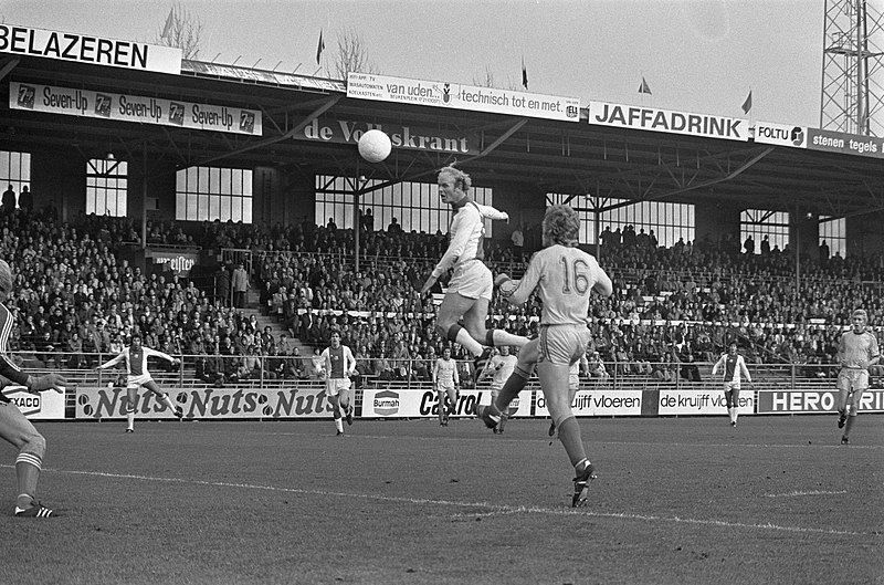 File:Ajax tegen GA Eagles 4-0 Ruud Geels kopt derde doelpunt, Bestanddeelnr 928-8741.jpg