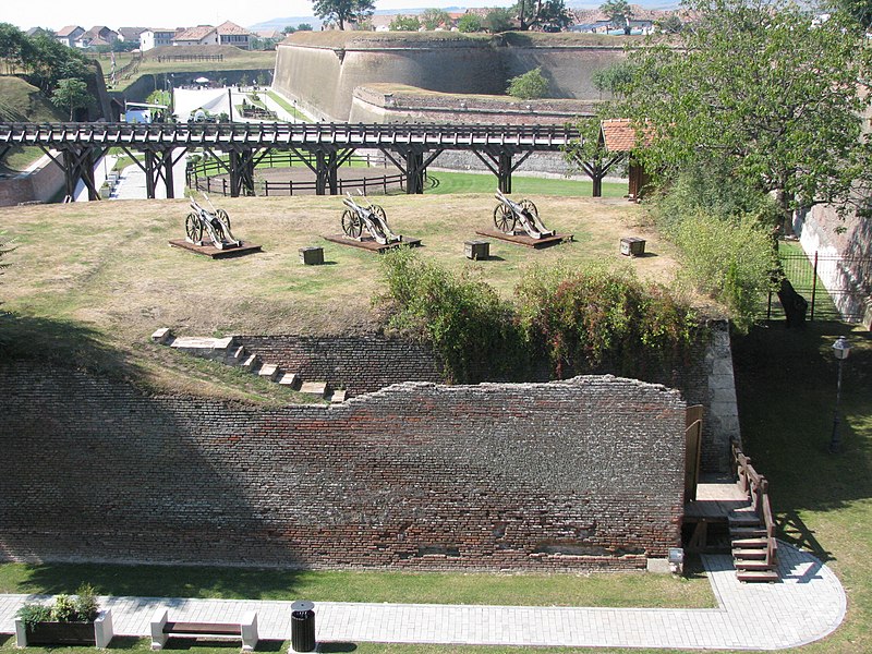File:Alba Carolina Fortress 2011 - Cannons-1.jpg