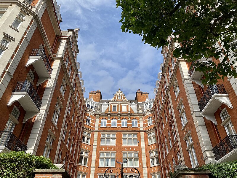 File:Alexandra Court, 171-175 Queen's Gate, South Kensington, July 2023 08.jpg