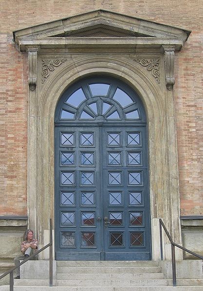 File:Alte Pinakothek Klenze-Portal Muenchen-1.jpg