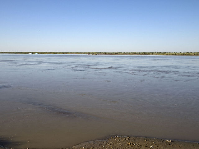 O rio Amu Dária perto de Beruni