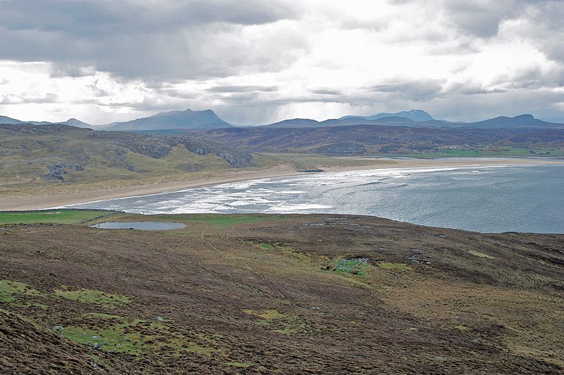 File:Ard Mor Ben Loyal and Ben Hope - panoramio.jpg