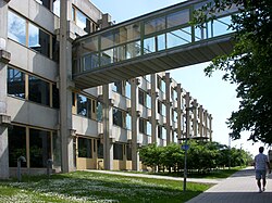 Stockholms Universitet: Historia, Organisation, Institutioner, institut och centra[17]