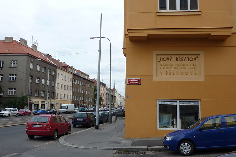 File:Bělohorská ulice, Břevnov, Praha 6.jpg