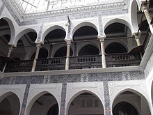 Veduta di un cortile interno in stile moresco