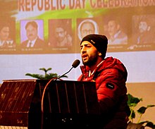 Mehtaab Abhinav teatrida Butun Hindiston Urdu Mushaira she'rlarini o'qiydi, Jammu, 2019